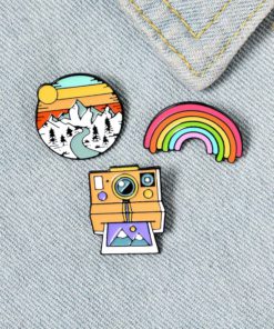 colourful broach badges custom made