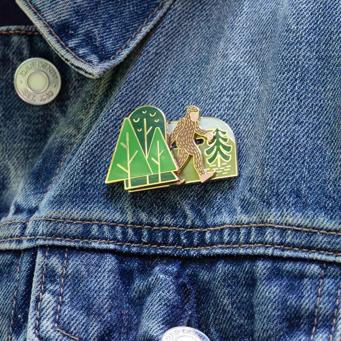 high quality custom hard enamel pin badge